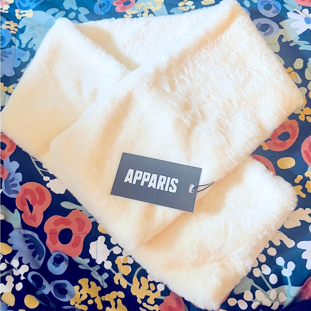 APPARIS luxury brand scarf. NWT